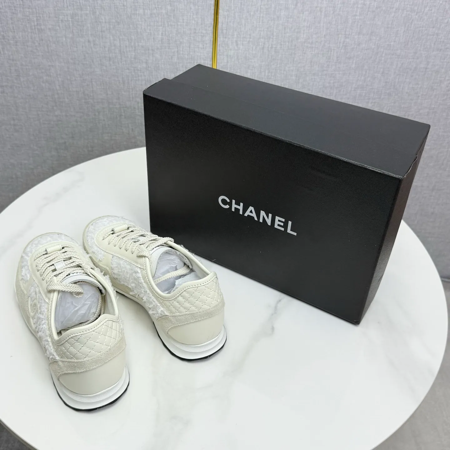 👟👟Ex-factory price 560👟👟Chanel Panda Shoes! 2025 counter's top casual sports shoes. This classic design; the upper is electro-embroidered with a variety of techniques; the outsole is fashionable and sporty; the unusual inclusion of a variety of color matching elements... The diversified mix and match is very good-looking and versatile, and can be used for leisure, fashion, sports, and outdoor... ꫛꫀꪝ Go➫ Materials: ❶Upper made of: original imported first-layer silk cowhide + original waterproof cloth + original first-layer cowhide ❷Inner lining: Original Yangli+wang ❸ Outsole based on: Original TPU combination outsole Counter boutique packaging complete set for women 35–41